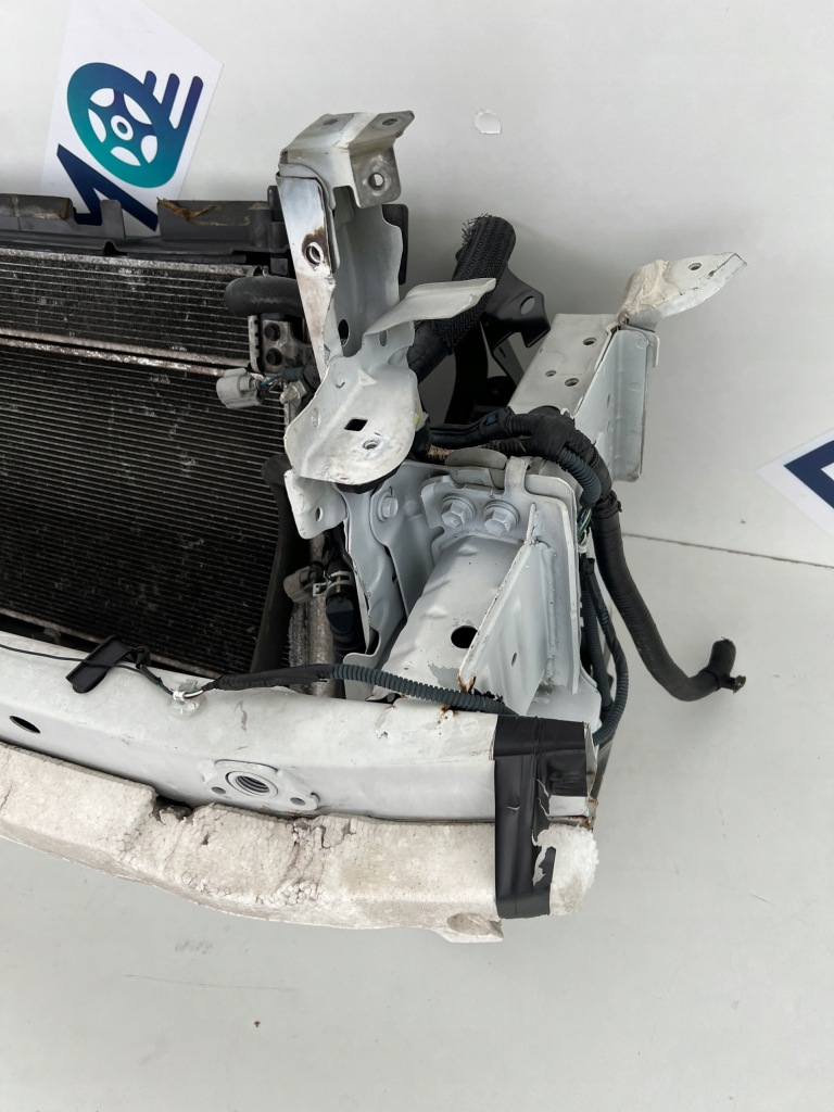 Ремінь передній балка радіатор комплект радіатор toyota auris 1 рестайлінг  гібрид європа Київ