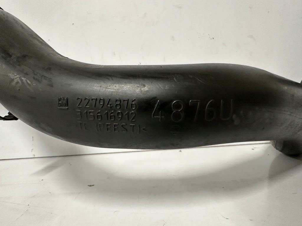 Opel insignia шланг труба інтеркулер 22794876 1.6 sidi 1.6sidi turbo в Україні