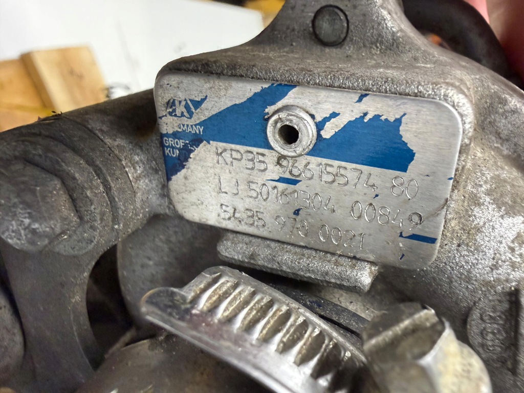 Двигатель citroen nemo peugeot bipper tapee 1.4 hdi 68km дизель комплектный  8hs с Разборки