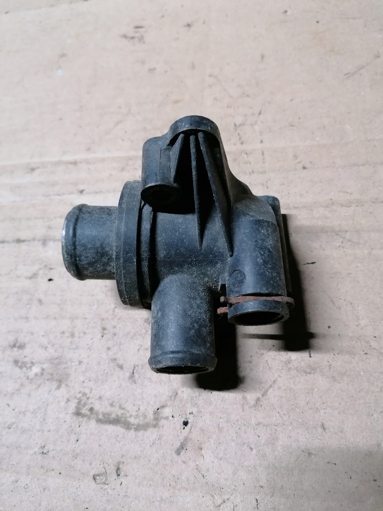 фото №1, Корпус термостата mercedes w168