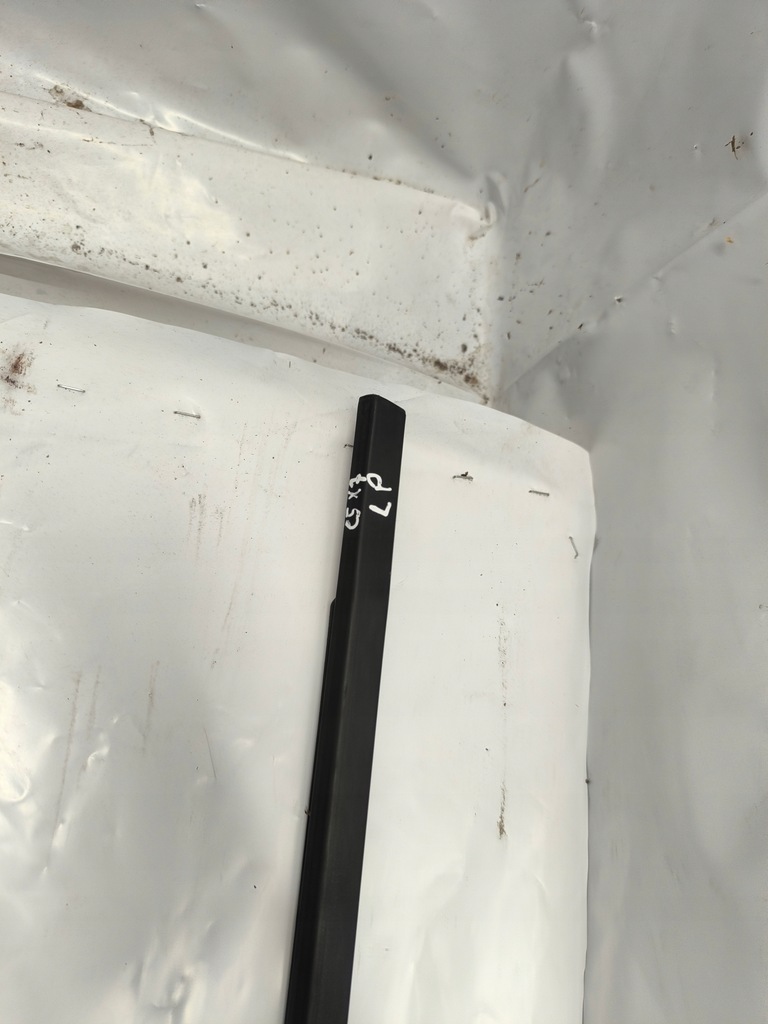 фото №8, Молдинг уплотнитель левый перед europa citroen c5 iii x7