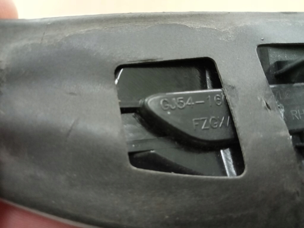 фото №7, Ford kuga mk2 lift 17- молдинг крыла эмблема правый перед