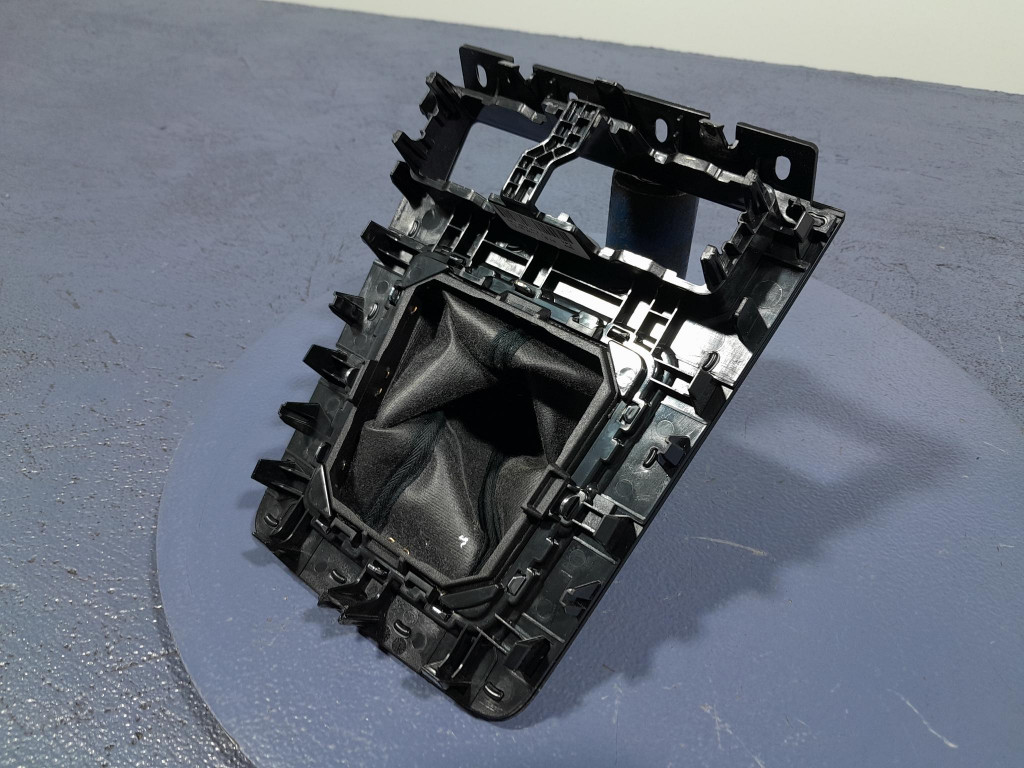 фото №7, Skoda octavia iii lift рамка передач 5e1863212j