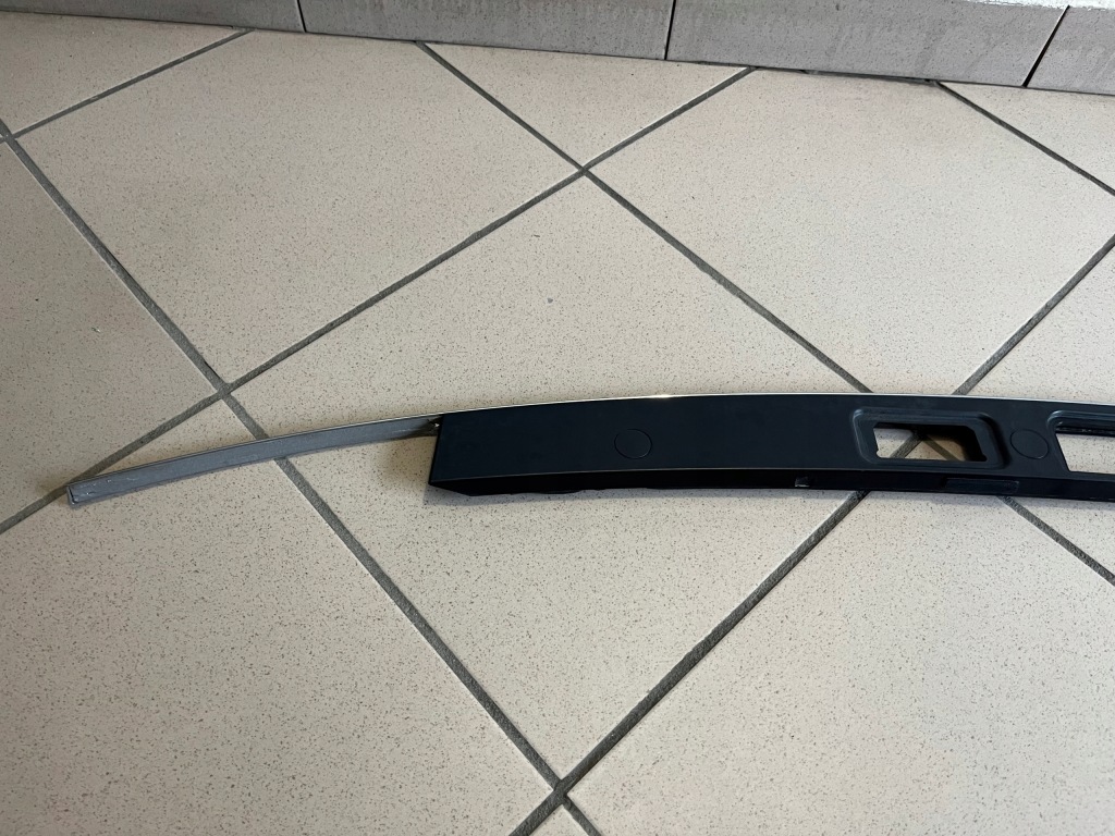 фото №11, Молдинг крышки багажника задняя задняя skoda superb iii 3 kombi lift 3v9