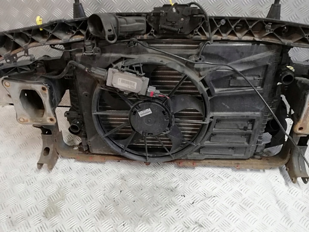 фото №9, Ford c-max mk2 2.0 tdci pas передній радіатор