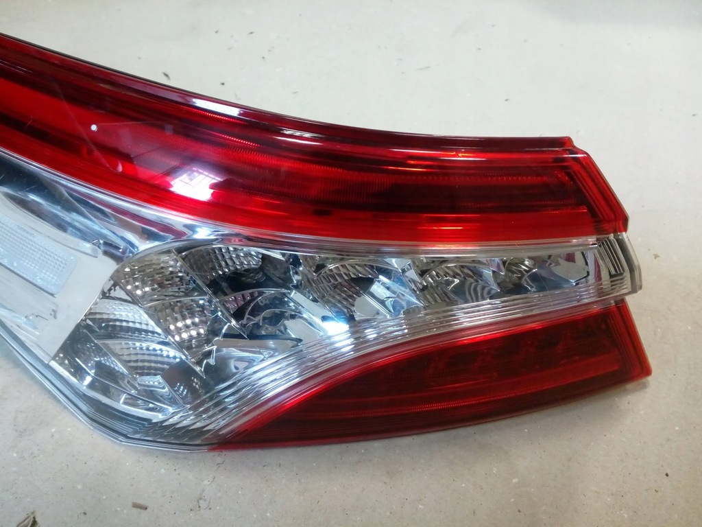 фото №5, Лампа led задняя левая toyota camry viii oryg.