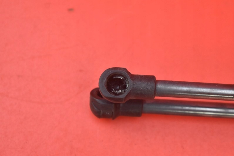 фото №5, Привід амортизатори капот 7016178-03 bmw z4 e85 lift 05-08