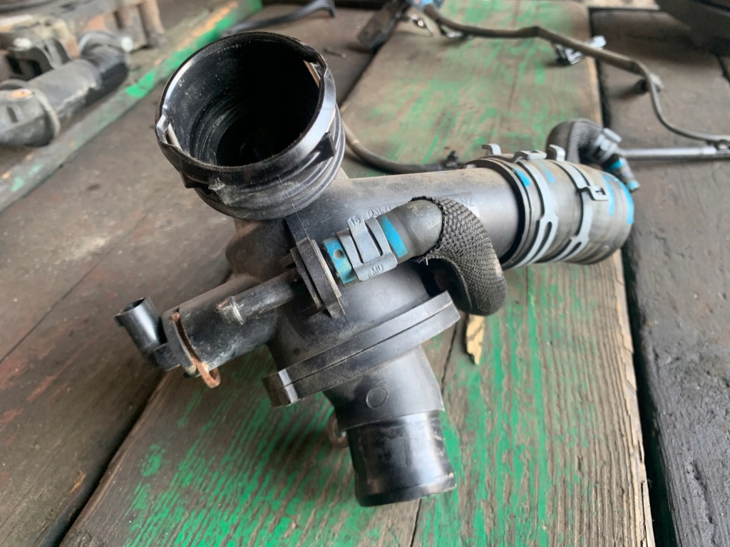 фото №3, Mercedes e klasa w212 cdi термостат корпус