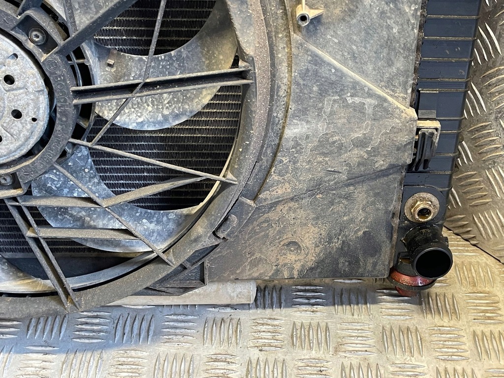 фото №10, Mercedes-benz a w169 2006 радиатор / комплект