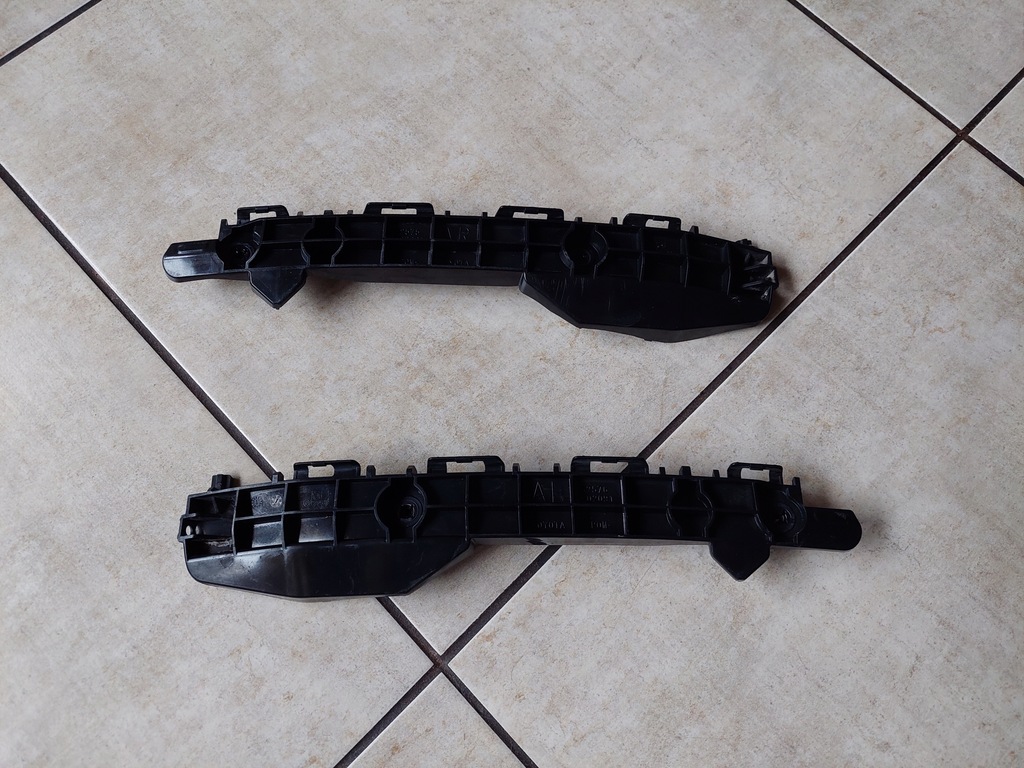 фото №1, Направляющая бампера - задняя - toyota auris ii - lift - hb