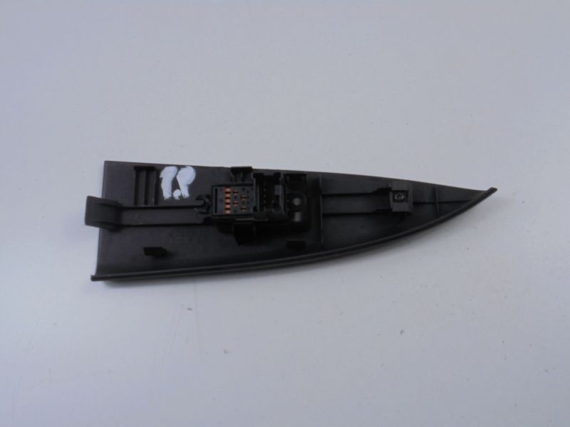 фото №10, Nissan note i e11 06-08 выключатель стекло перед правый