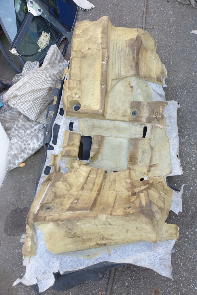 фото №10, Килимок підлога обшивка салону audi a4 b9 8w a5 f5 оригінальний номер eu 8w1863021 wz1