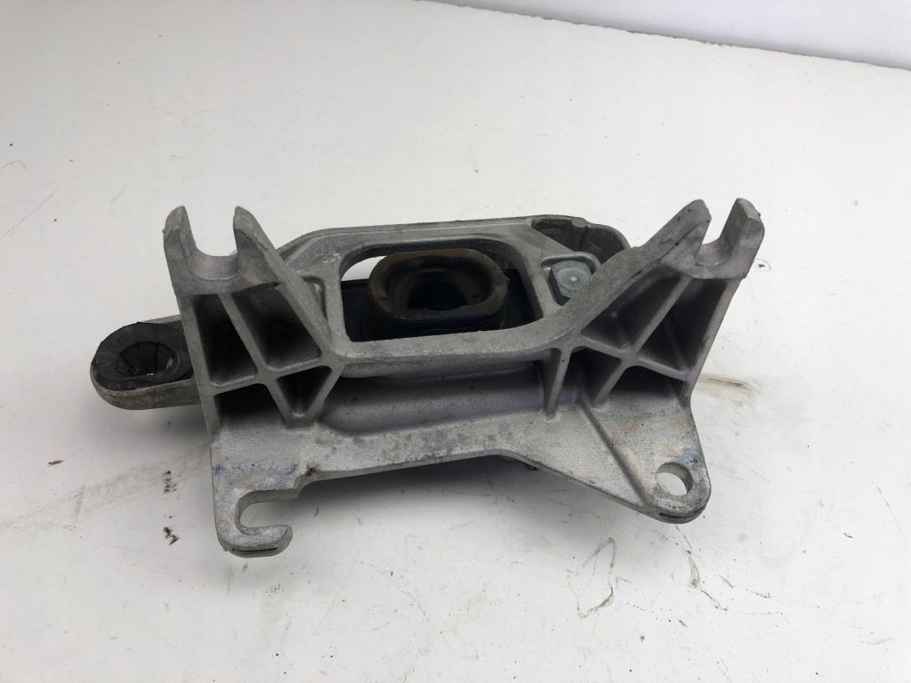 фото №1, Renault megane iv gt line кронштейн подушка 112221641