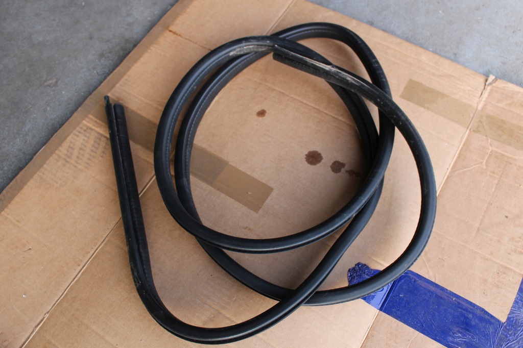 фото №1, Nissan micra k14 прокладка дверь правый перед