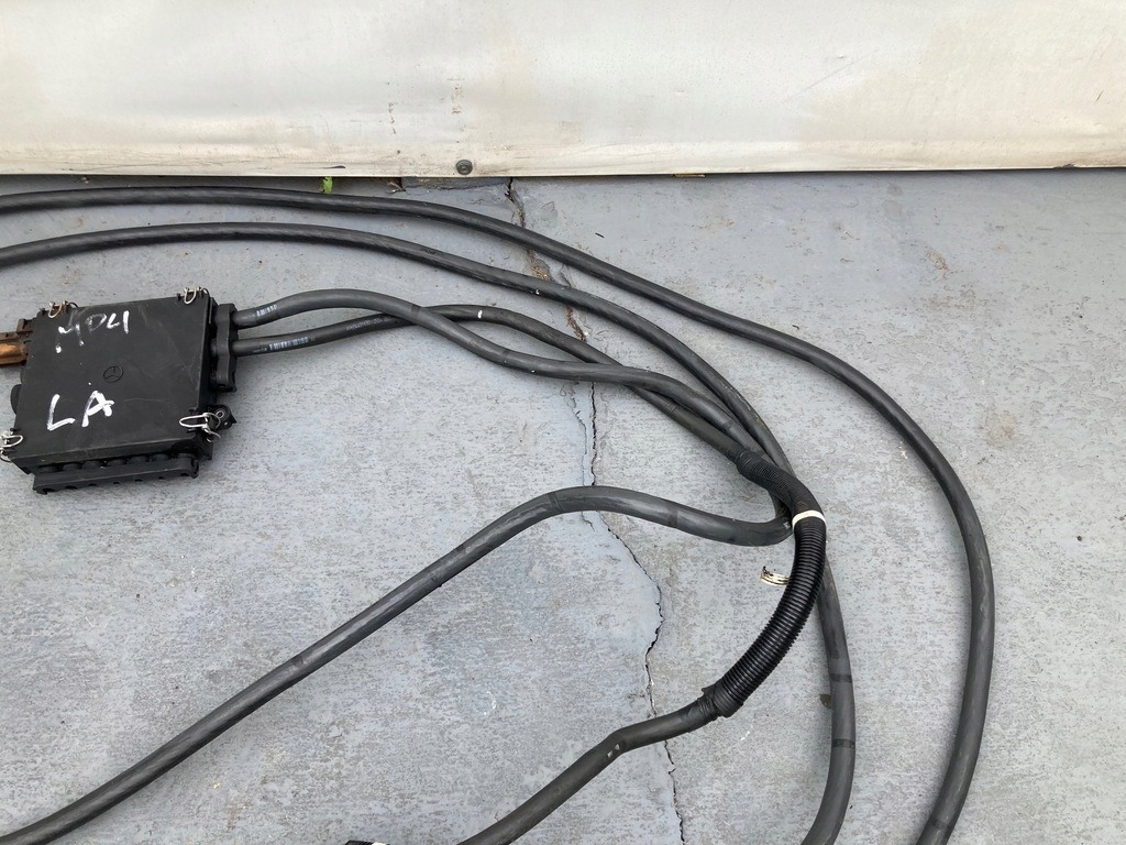 фото №6, Mercedes actros mp4 провода кабели аккумуляторов