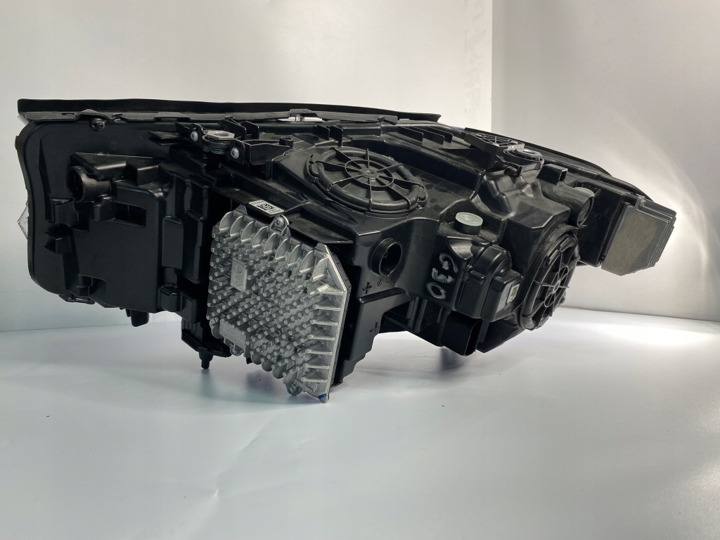 Лампа фара передня права bmw g30 g31 8499122 адаптивний led оригінал Ціна