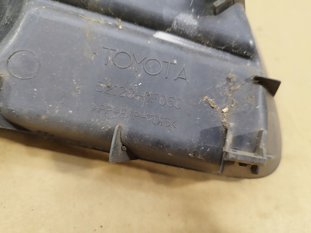 фото №13, Протитуманна фара + решітка лівий бампер перед toyota corolla verso ii lift 2007-2009