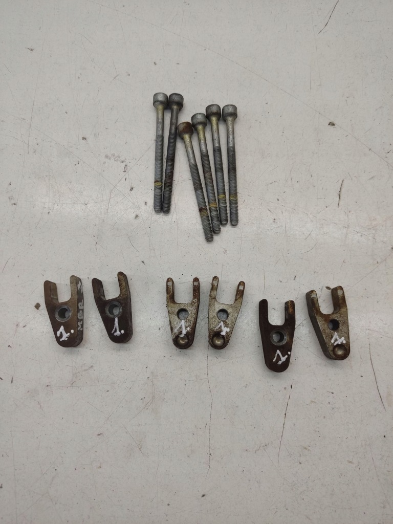 Купить Mercedes-benz r w251 2007 кронштейн форсунки