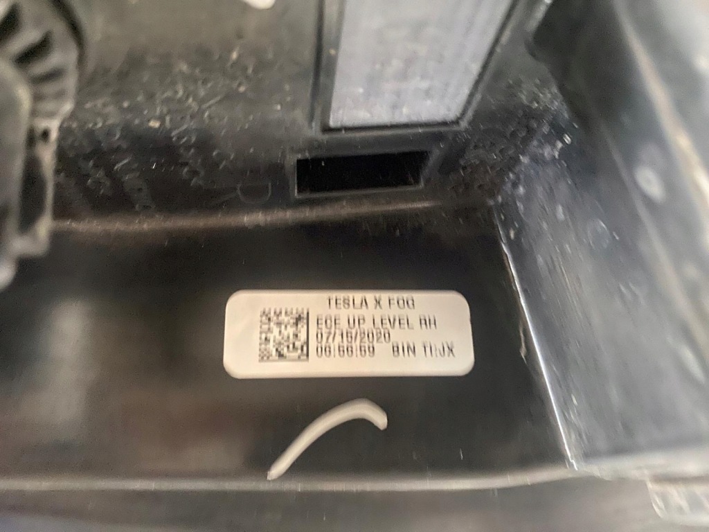 Лампа led drl правая tesla model x 103433100b Доставка