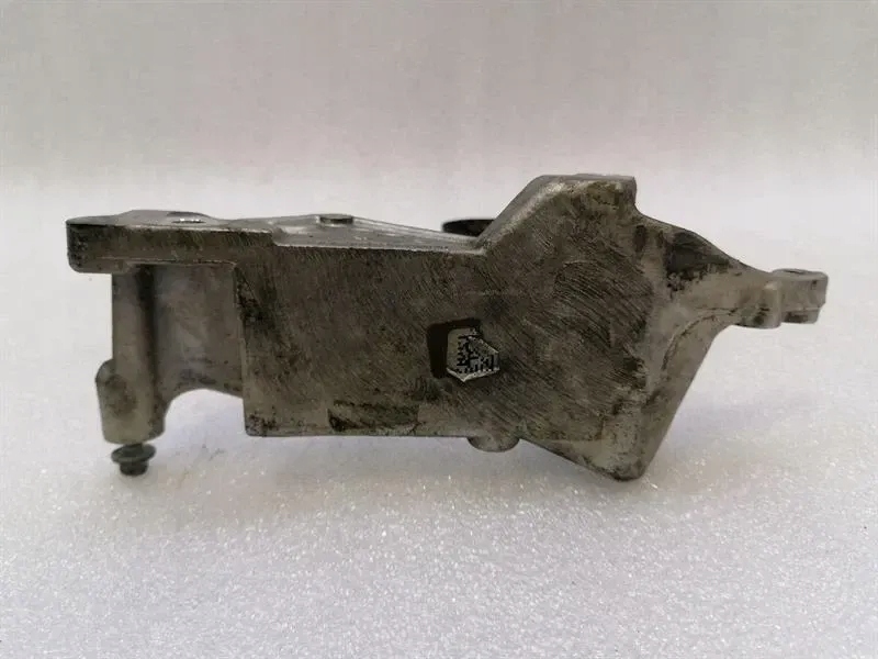 Mercedes c klasa w205 c63 amg m177 суппорт ремень колеса шкивный a1772420200 с Разборки