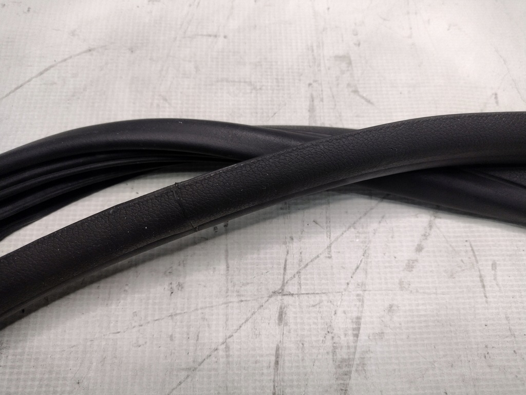 фото №12, Прокладка дверь правый перед skoda fabia ii lift hb 5j0867365d