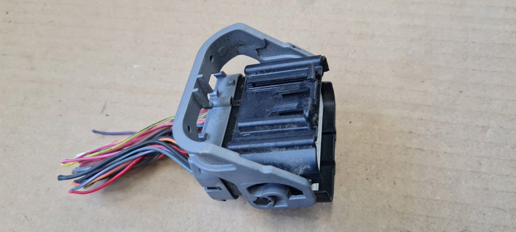 Chrysler pacifica 2022 штекер колодка соединитель jeep dodge 80043508a01b Цена