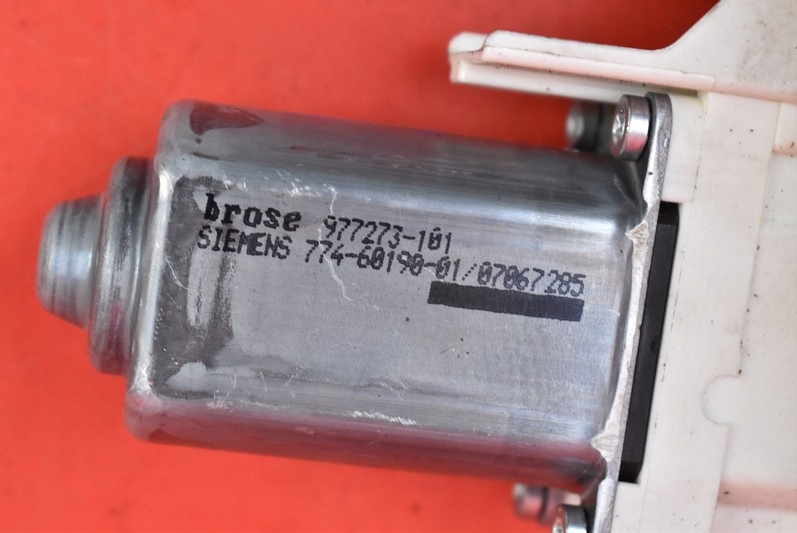 фото №11, Подъемник стекло левый перед eu audi q7 4l 07r