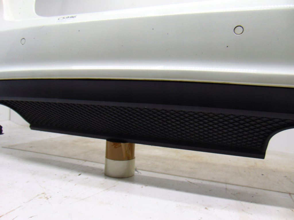 Бампер задні задній mercedes a-klasa w176 amg колір 650 білий Ціна