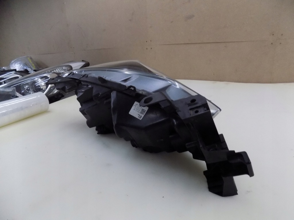 Mazda 3 3 рестайлинг  фара передняя левая 16-18r full led хорошее состояние 16-19r Оригинал