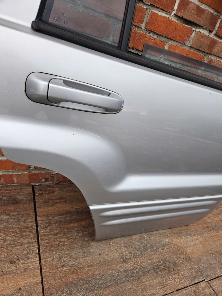 Купить Jeep grand cherokee wj 99-04 дверь правый  задний