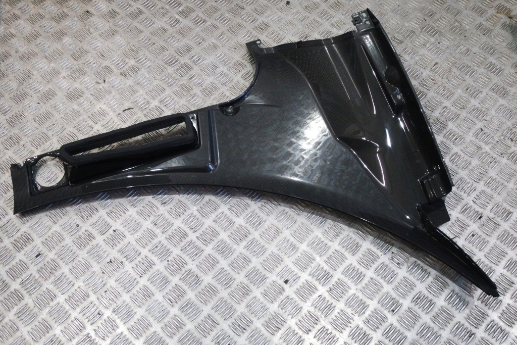 Купити Плита захист кронштейн накладка ferrari 488 820859 2