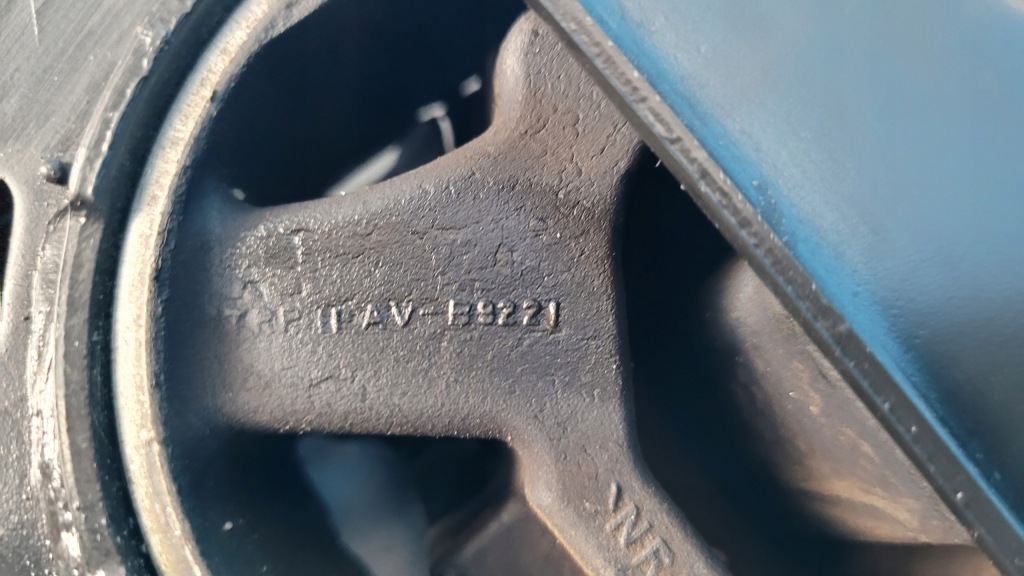 фото №15, Suzuki swace 1.8 hybrid 21r кронштейн подушка двигуна p1