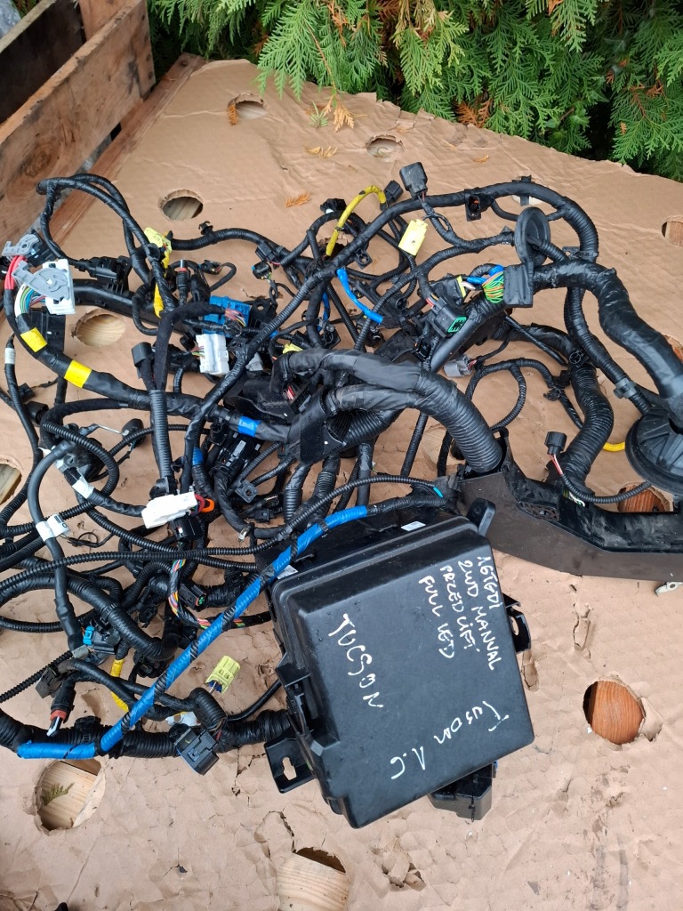 фото №7, Hyundai tucson ii 2 iii 3 электропроводка жгут коробка предохранителей 2wd manu