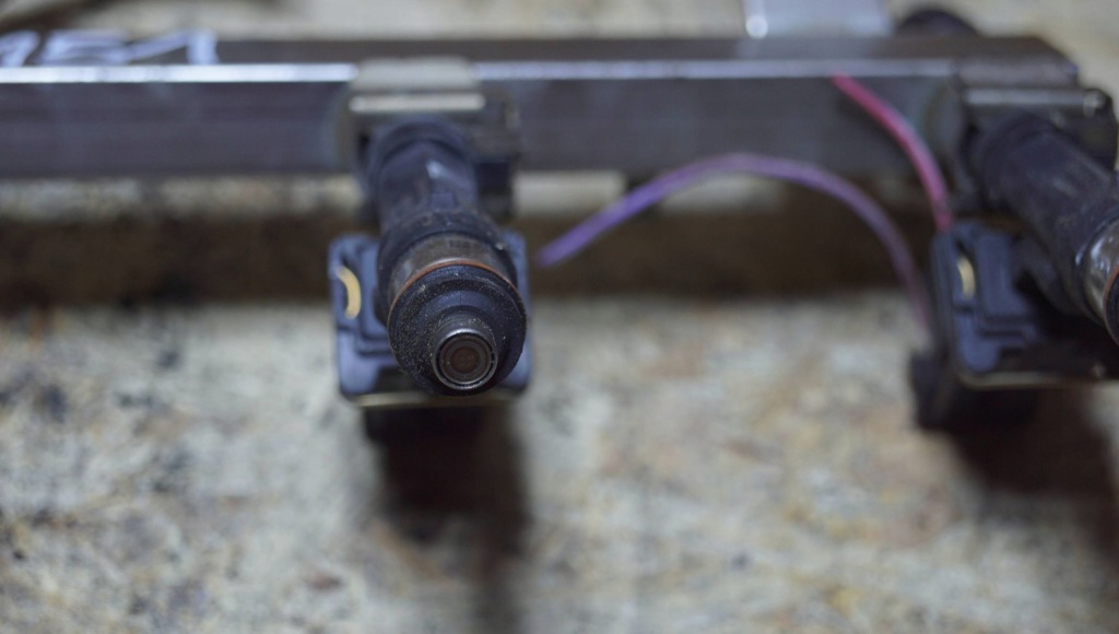 Opel молдинг упорскування 1.2 1.4 55572731 w151 Доставка