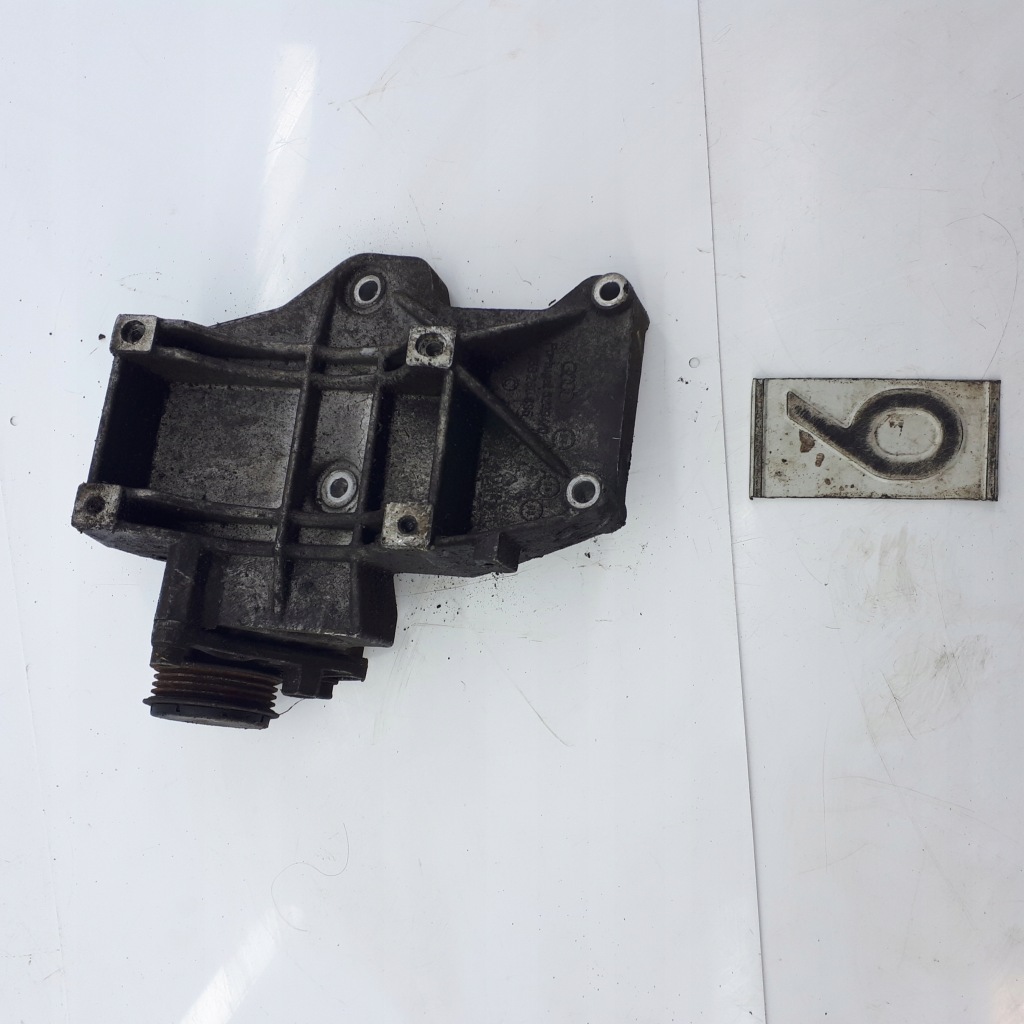 Купити Audi a4 b5 1.8 20v кронштейн з ролик 058260885