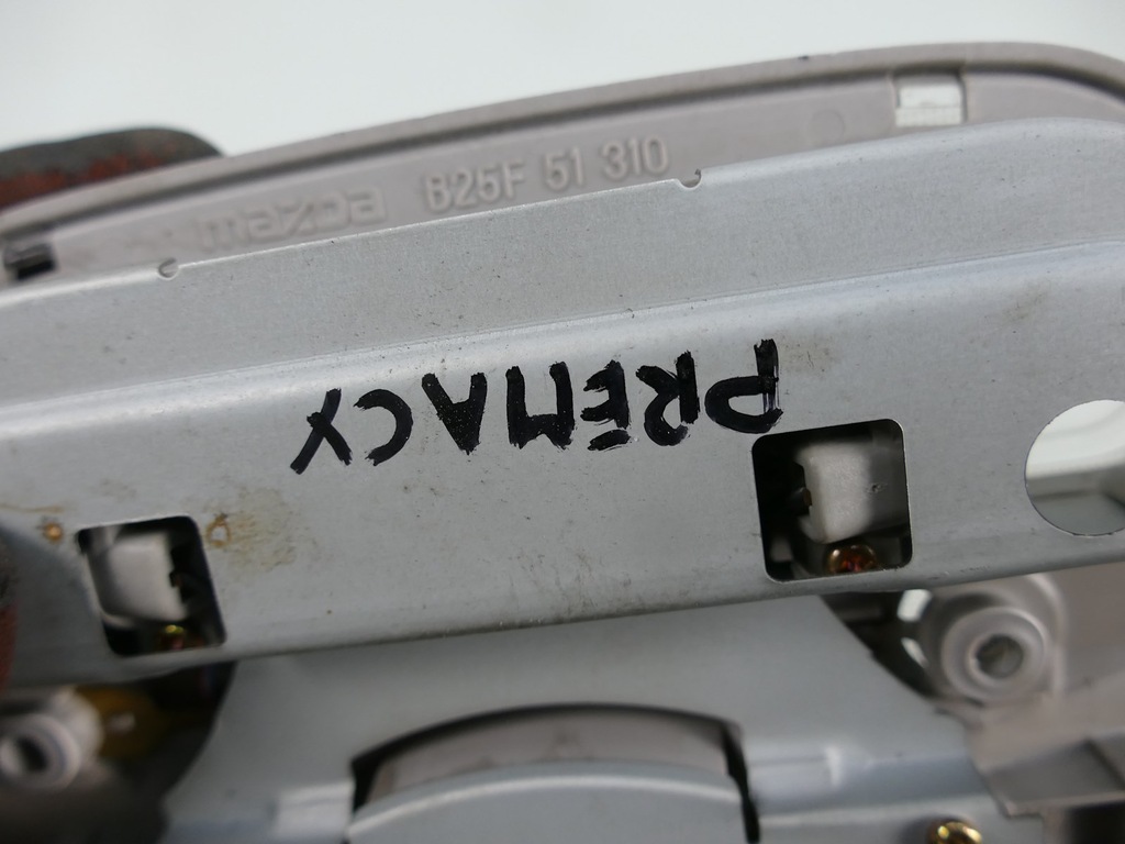 фото №4, Mazda premacy лампа потолочный кабины свет