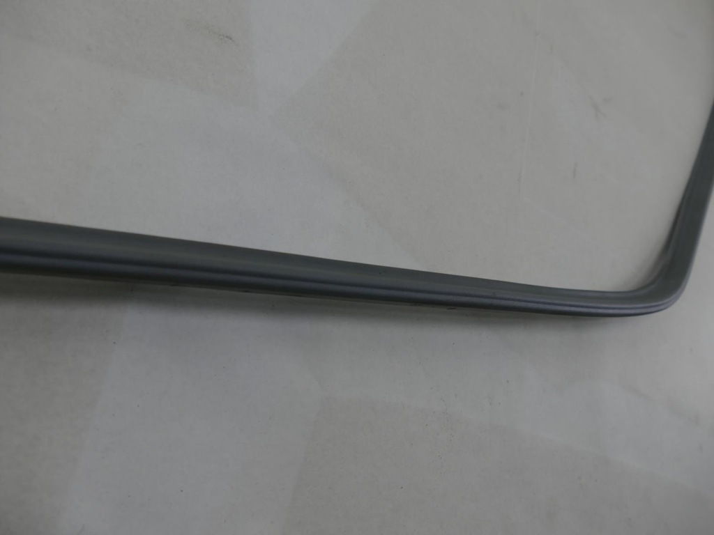 фото №3, Mercedes e w124 sedan рамка молдинг дверь левый задняя