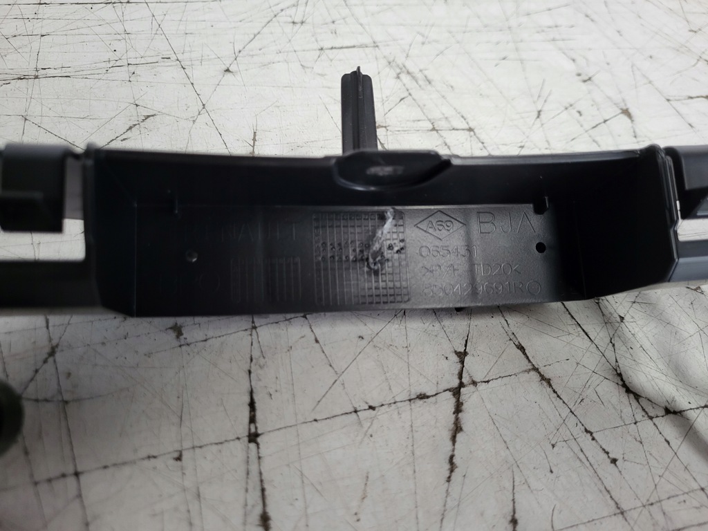 фото №9, Напрямна кронштейн бампера задня renault clio v 19- абсорбер