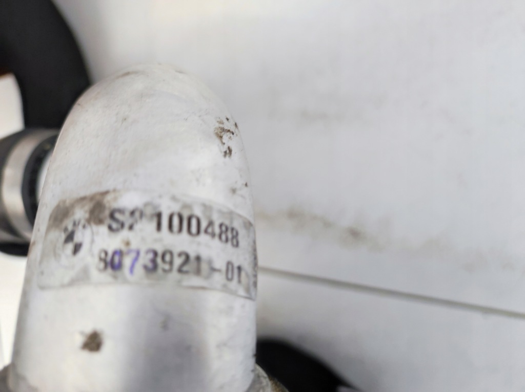 Патрубок труба шланг води bmw xm g09 4.4b v8 в Україні