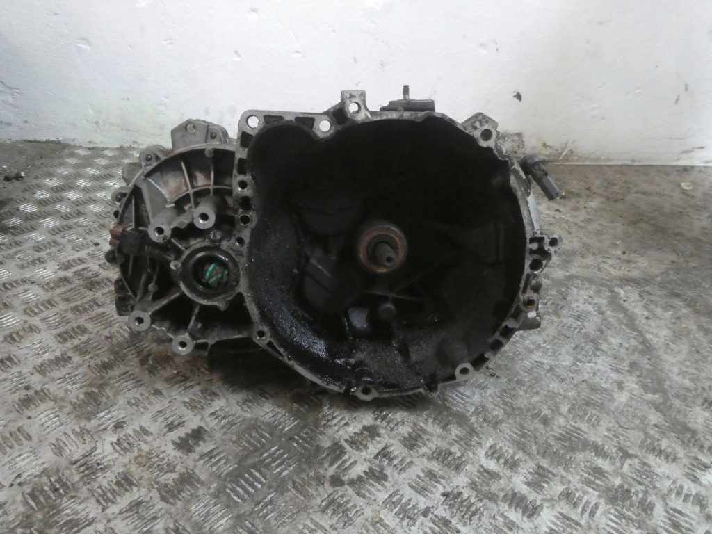 фото №1, Коробка передач передач volvo v40 s40 1.9d 1023765