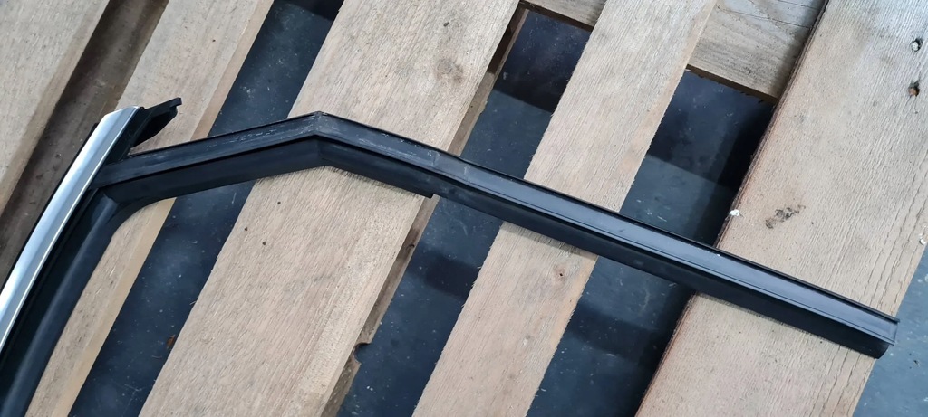 фото №9, S3 8y a3 прокладка стекло дверь резиновый alu левая левый задняя sedan 8y5839431