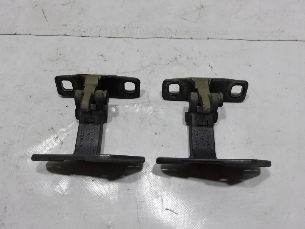 фото №1, Bmw x5 e53 2006 комплект петля кришки задній багажника