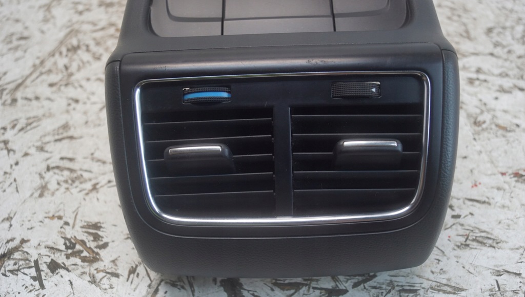 фото №7, Решётка обдув задняя audi a4 b8 8k0864376