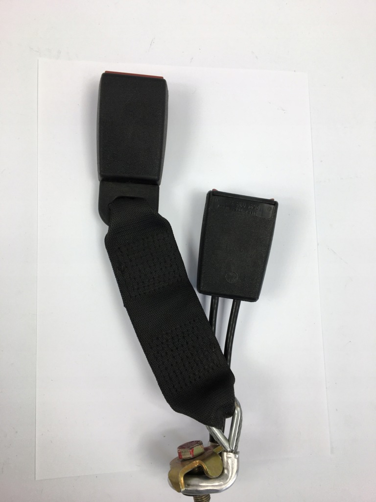 Клипсы ремней безопасности задние mercedes w124 sedan 1248601696 Киев