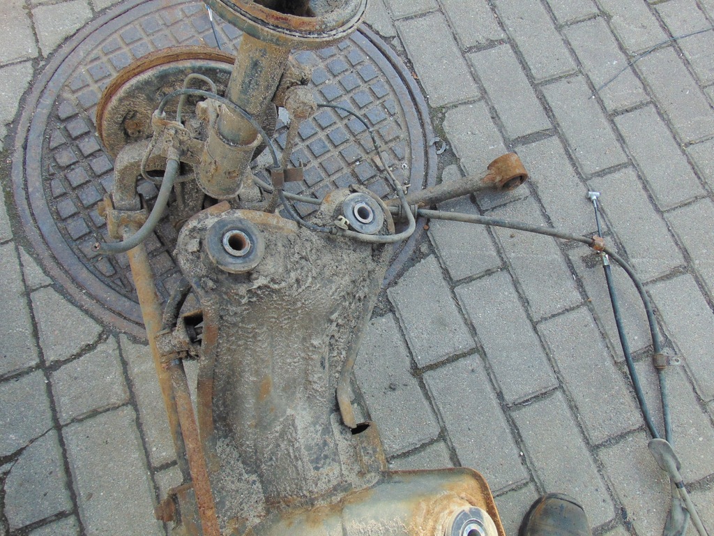 фото №12, Балка oś подвеска задняя подрамник suzuki liana 2wd hb хэтчбек тормозные барабаны abs eu