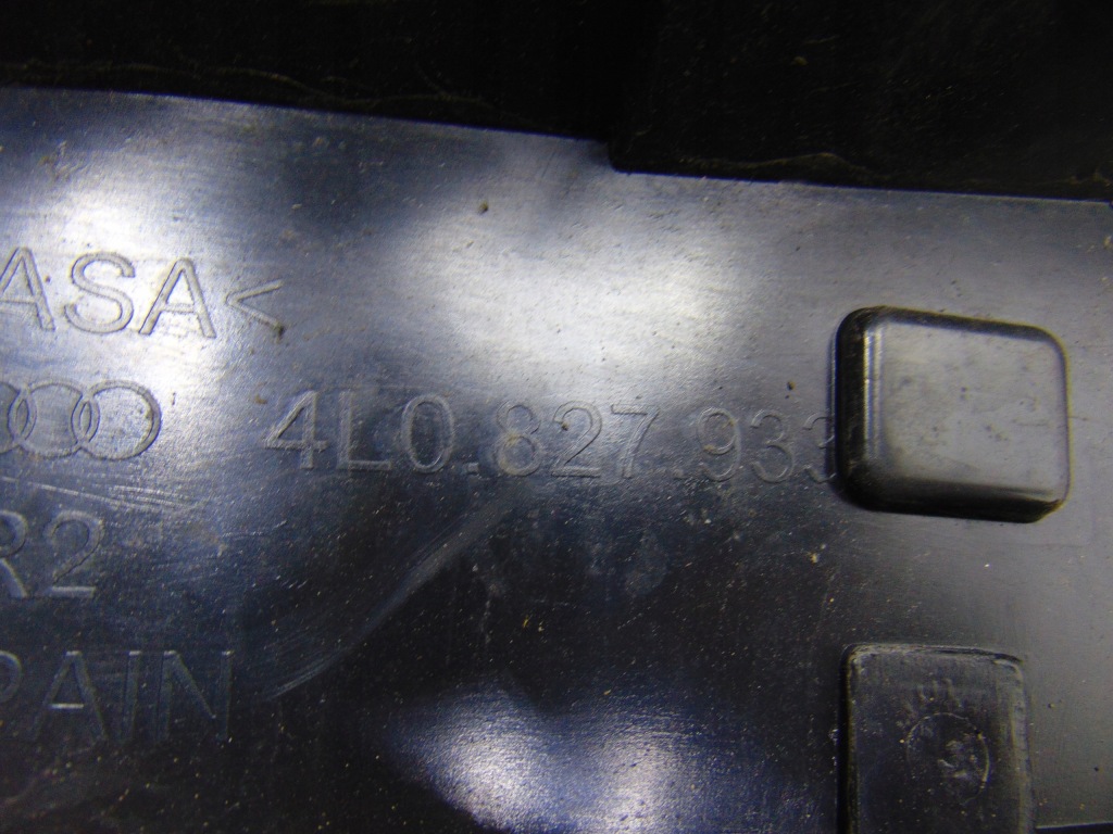 фото №8, Спойлер спойлер кришки багажника задня audi q7 4l 4l0827933 колір ly7w