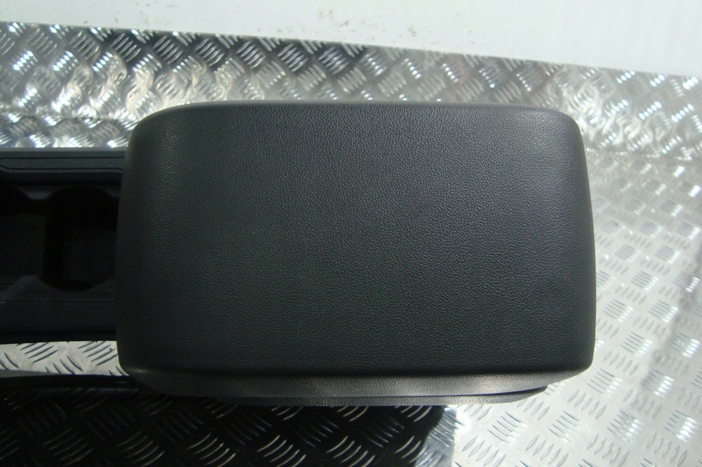 фото №7, Підлокітник тунель середній бардачок dodge journey 08-11 europa