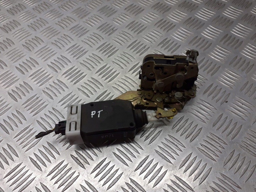 фото №1, Замок двері правий задня volvo v40 3pin