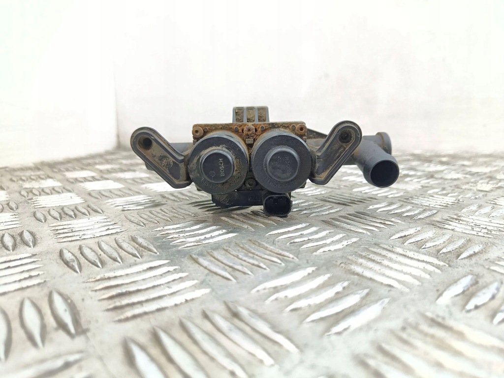 фото №6, Bmw 7 f01 f02 f03 f04 2010 клапан управляющий жидкость охлаждающий