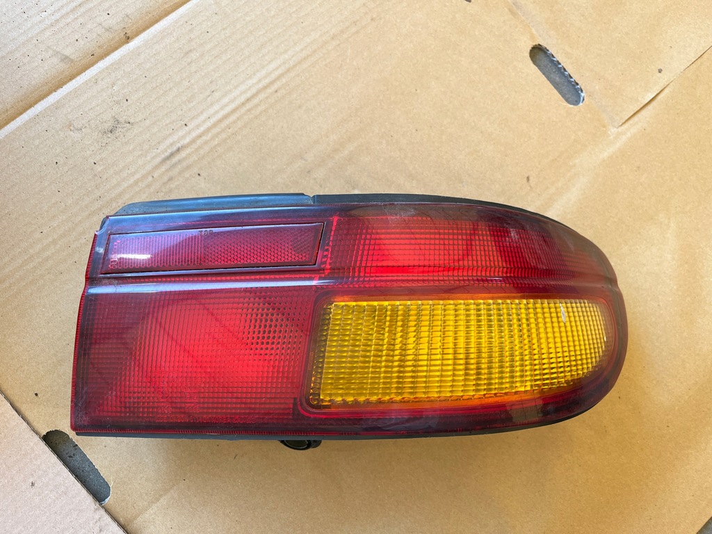 фото №1, Правая задняя лампа задняя kia sephia 94-97
